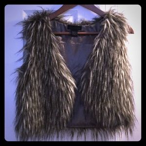 STEVE MADDEN faux fur vest!